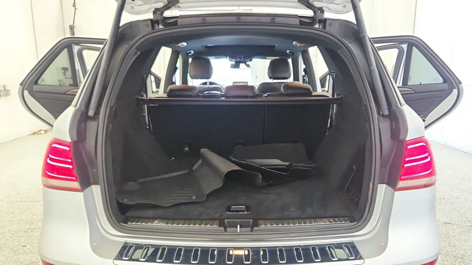 Used 2018 Mercedes-Benz GLE 350 4MATIC image 39