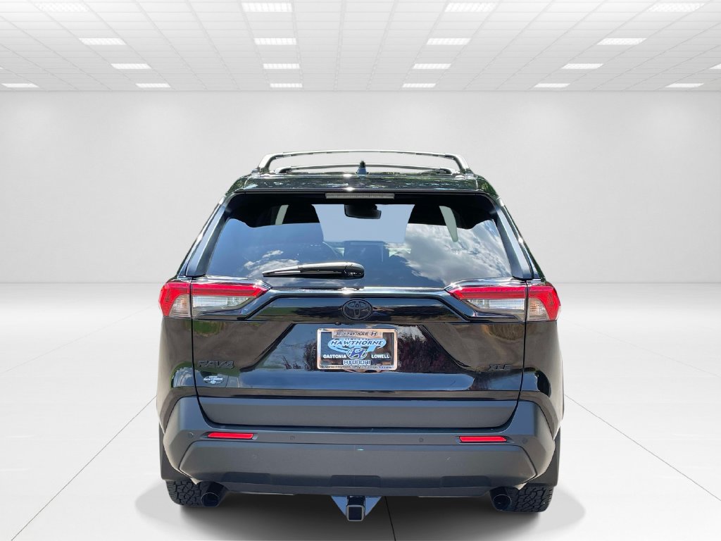 Used 2025 Toyota RAV4 XLE Premium w/ Weather Package FWD image 5