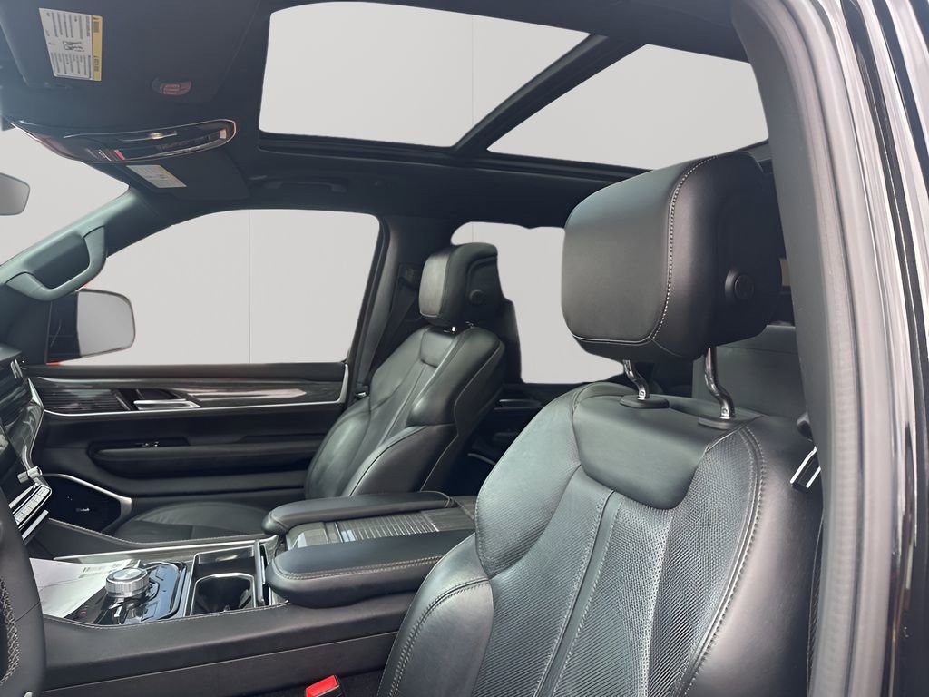 Used 2022 Jeep Wagoneer Series III w/ Premium Group I image 28