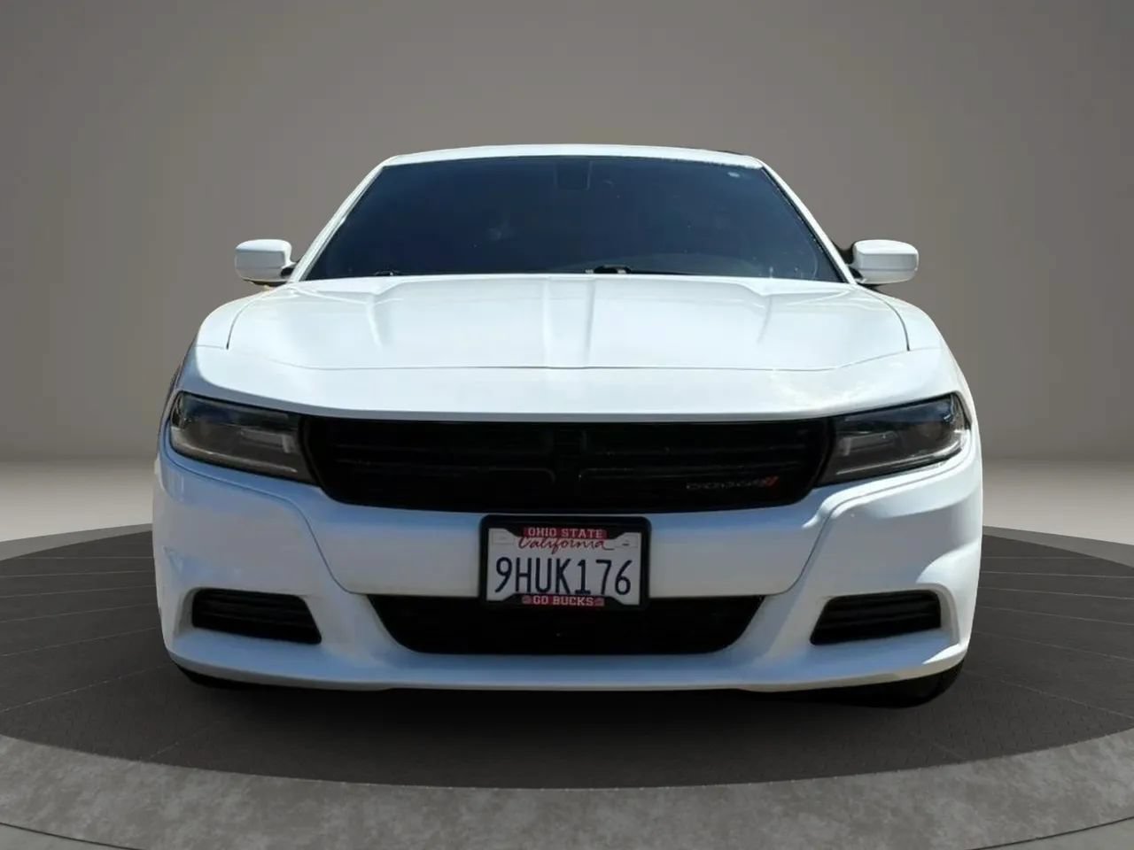 Used 2017 Dodge Charger SE RWD image 3