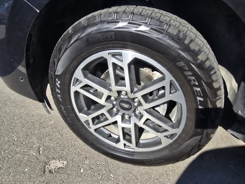 Used 2025 Ford Expedition Max Active AWD/4WD image 7