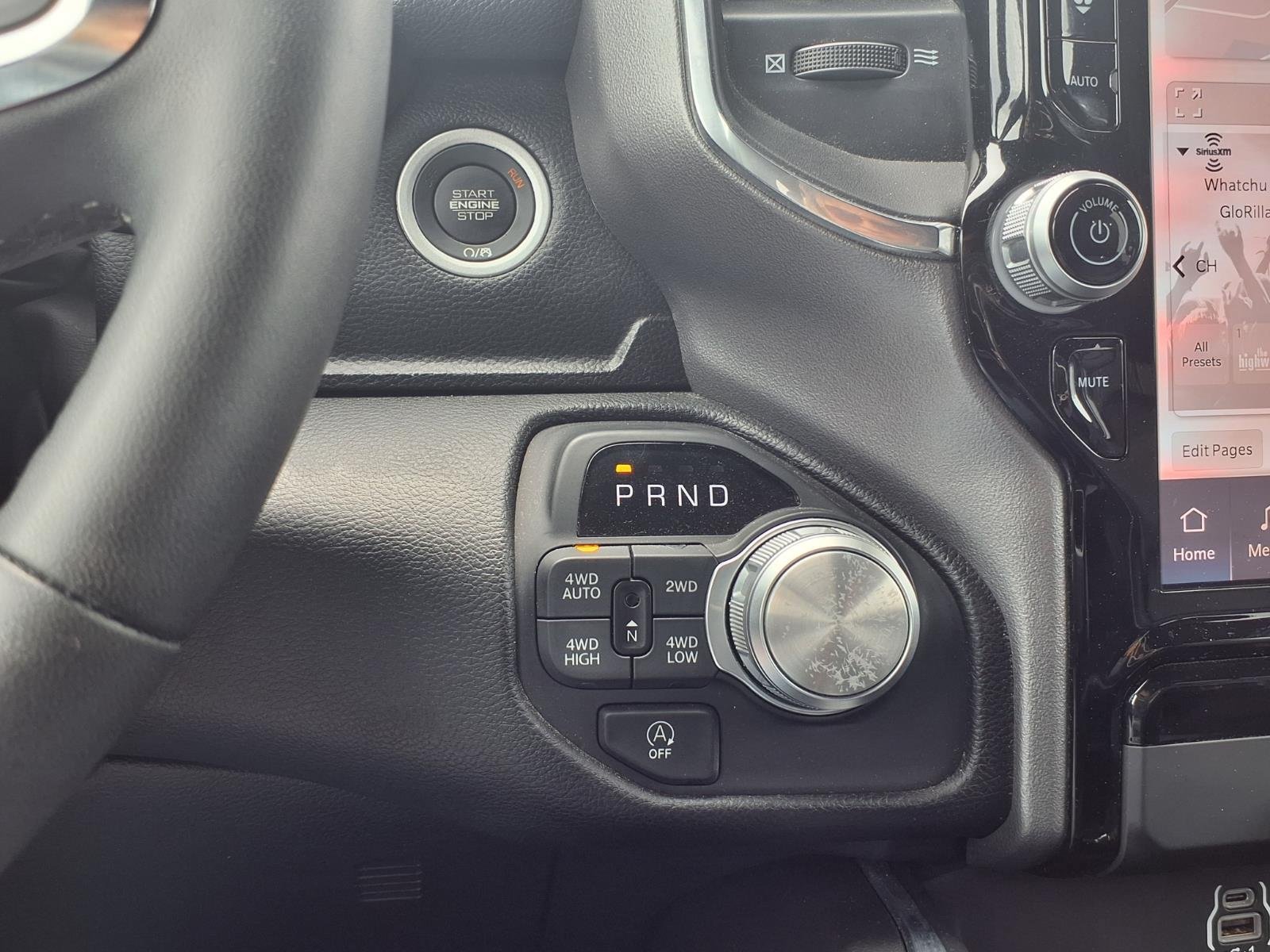 Used 2025 RAM 1500 Laramie AWD/4WD image 14