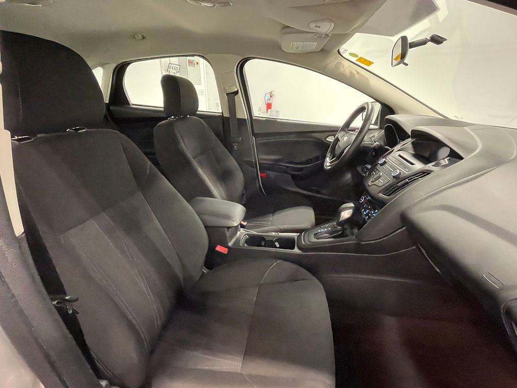 Used 2017 Ford Focus SE image 24