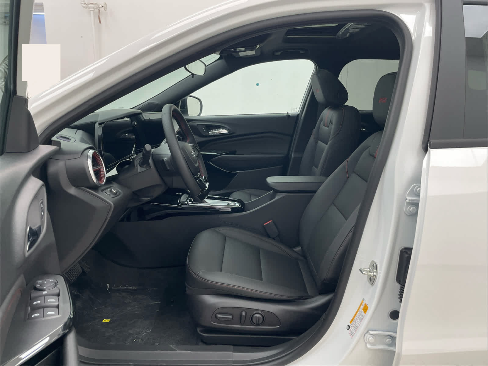 New 2026 Chevrolet Trax RS w/ Sunroof Package FWD image 9