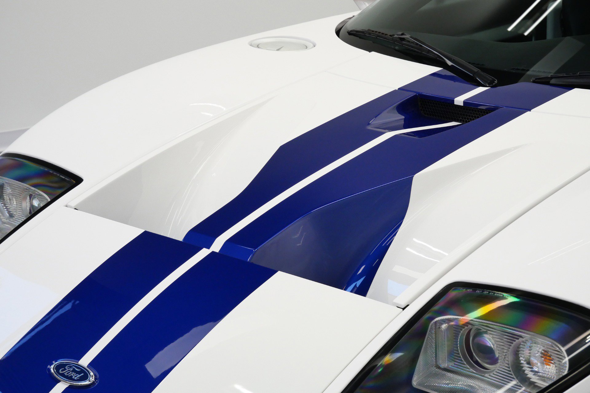 Used 2005 Ford GT image 36