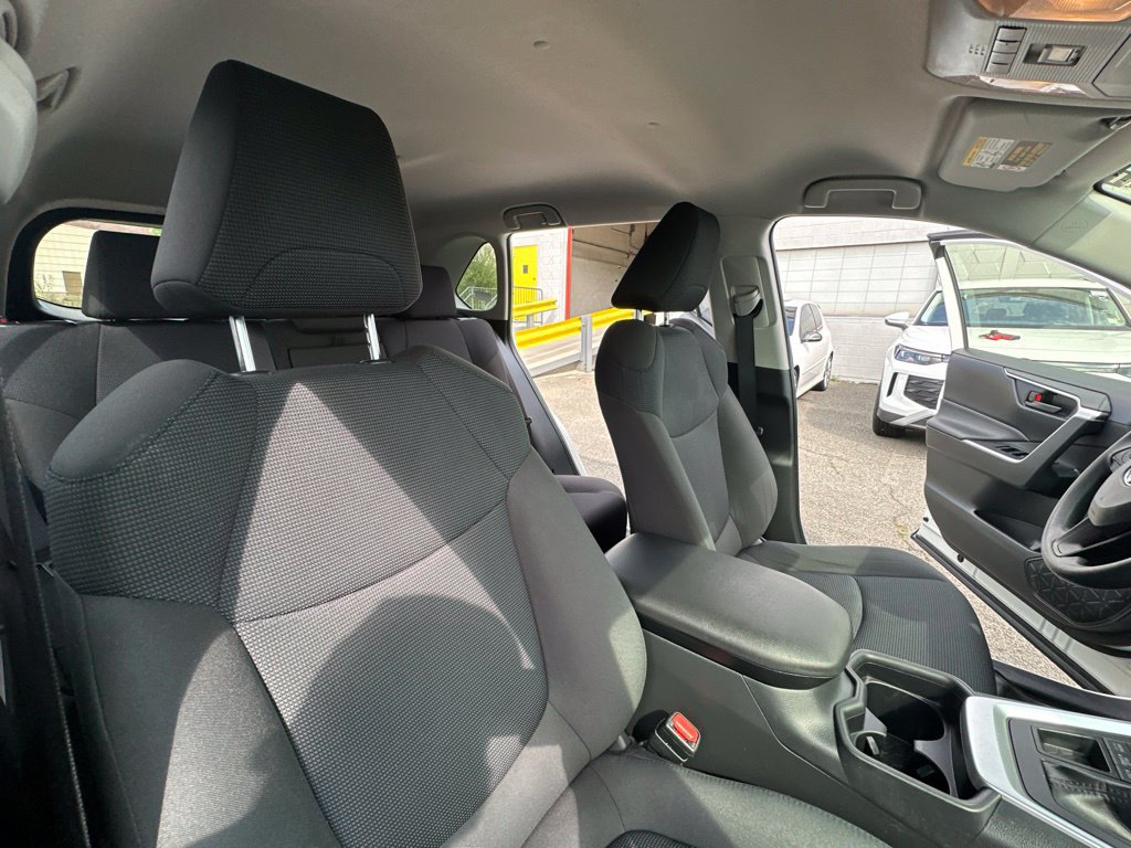 Used 2019 Toyota RAV4 LE w/ All Weather Liner Package AWD/4WD image 34