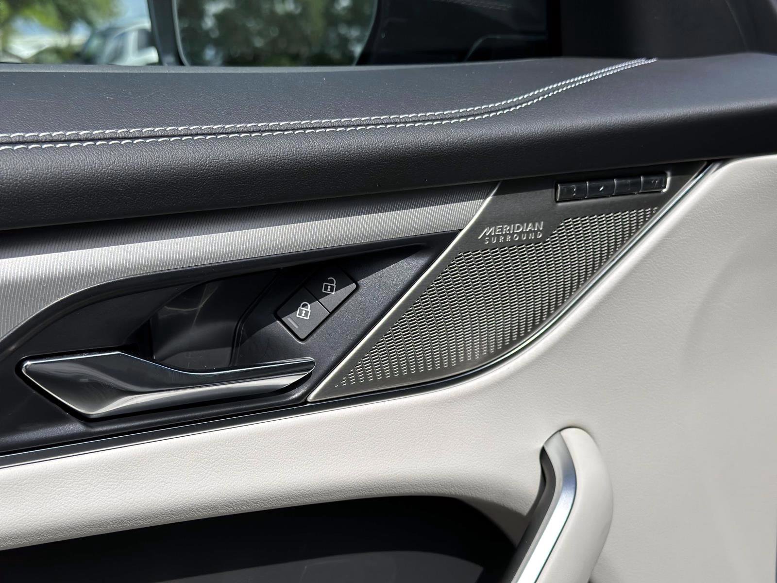 New 2026 Jaguar F-PACE R-Dynamic S image 12