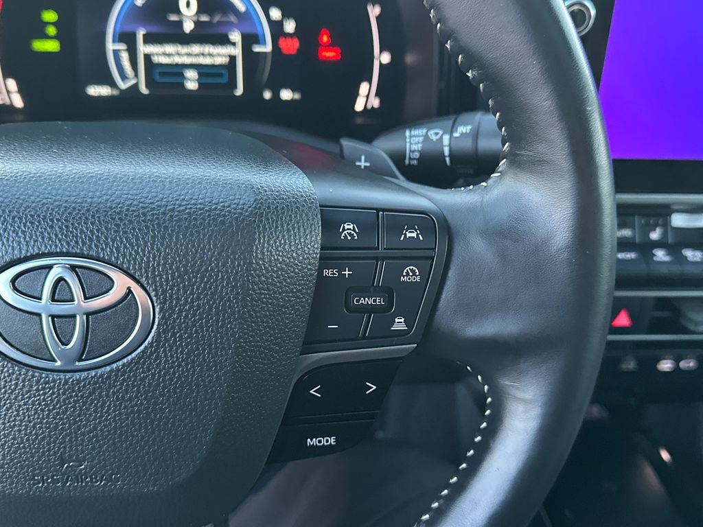 Used 2025 Toyota Camry SE w/ Multimedia Upgrade Package image 22