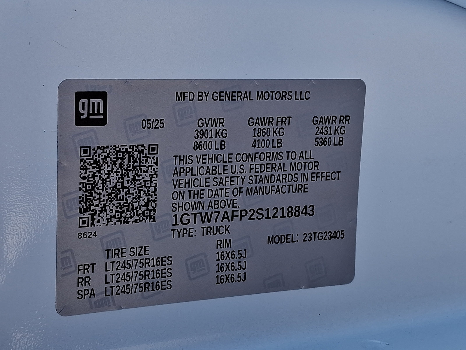 Certified 2025 GMC Savana 2500 w/ Driver Convenience Package RWD image 25