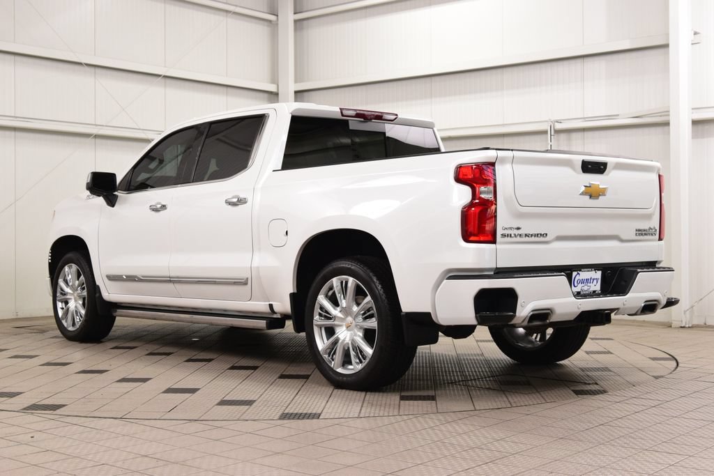 Used 2024 Chevrolet Silverado 1500 High Country AWD/4WD image 6
