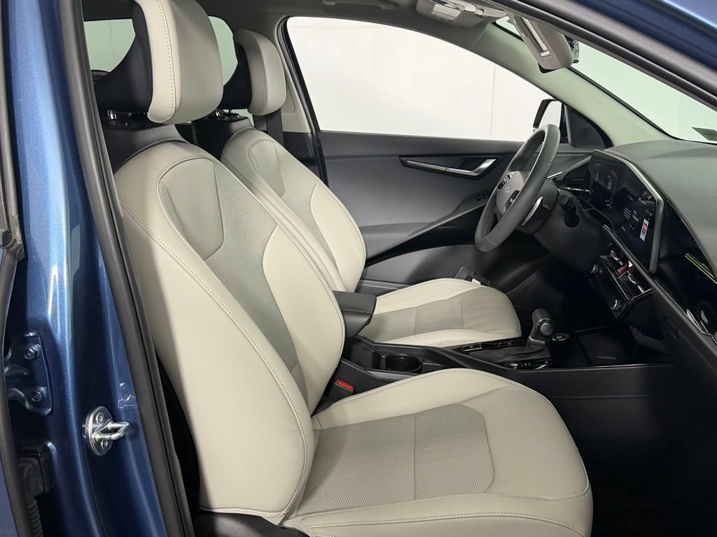 Used 2024 Kia Niro EX Touring FWD image 31