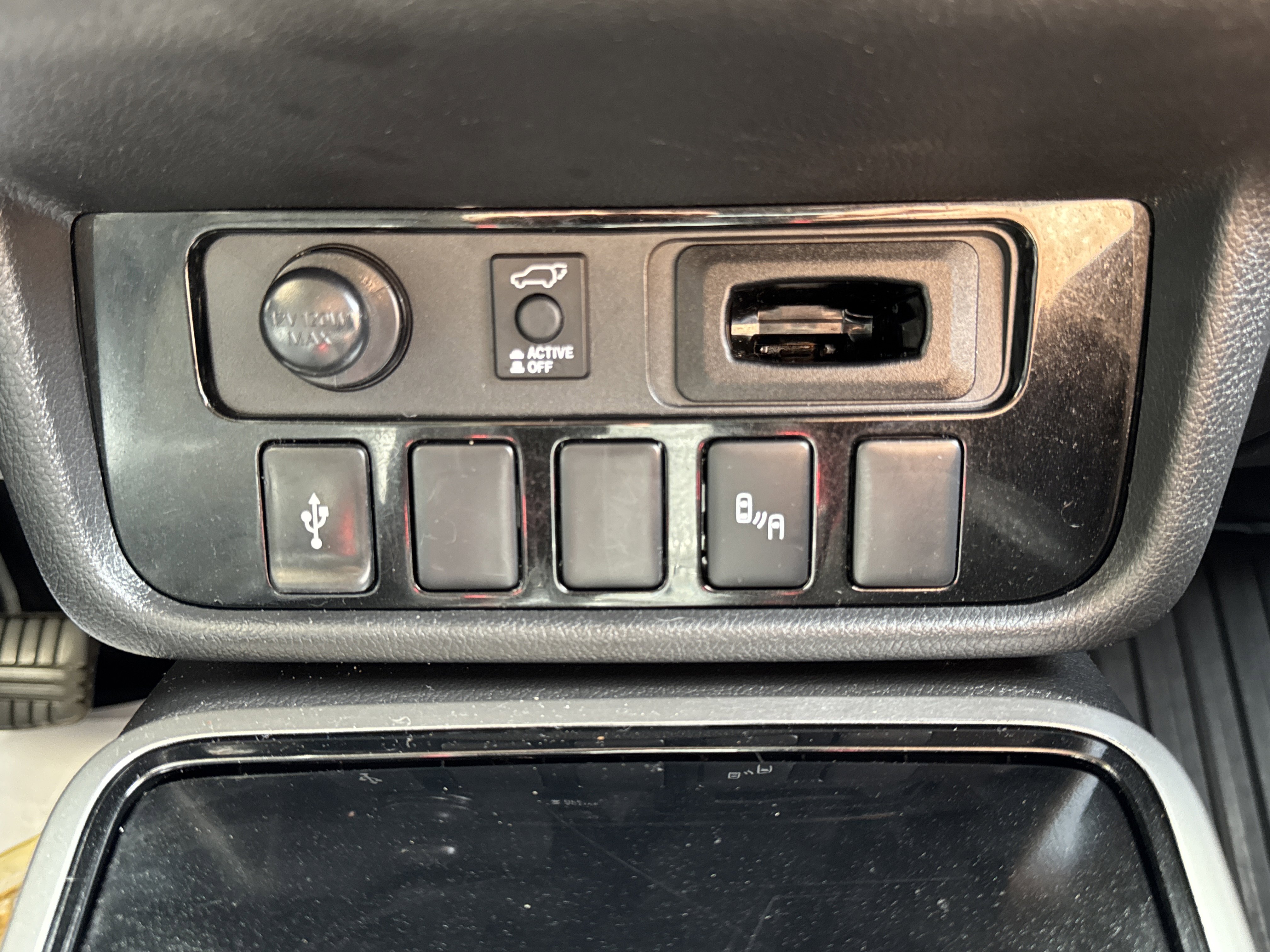 Used 2019 Mitsubishi Outlander SEL AWD/4WD image 17