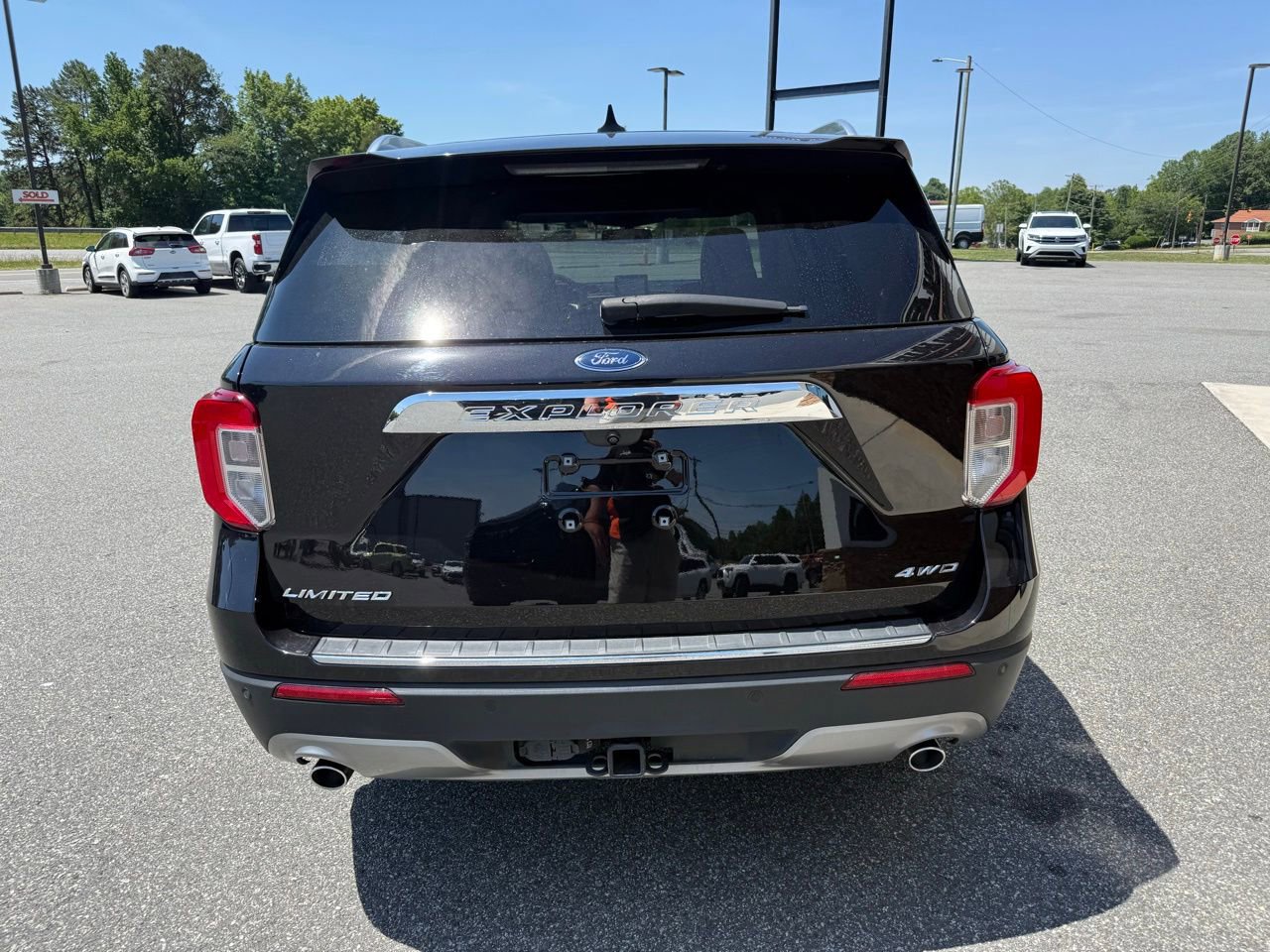Used 2023 Ford Explorer Limited w/ Limited Technology Package AWD/4WD image 7