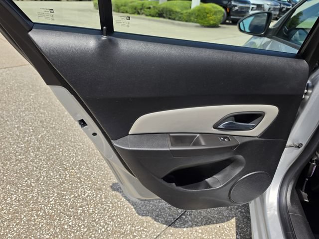 Used 2014 Chevrolet Cruze LS FWD image 12