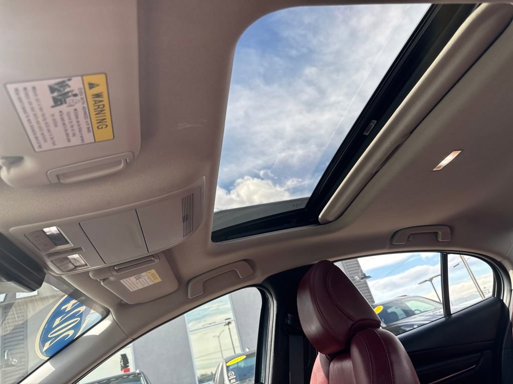 Used 2024 MAZDA MAZDA3 s image 24