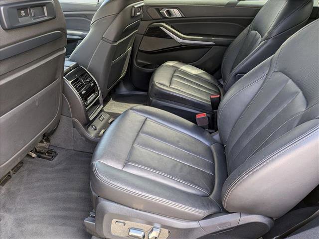 Used 2020 BMW X7 xDrive40i w/ M Sport Package AWD/4WD image 19