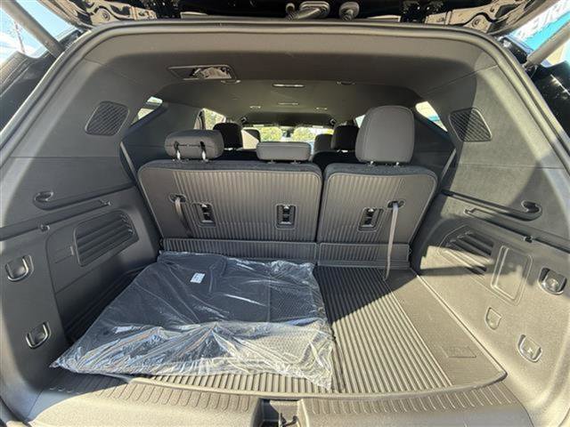 New 2026 Chevrolet Traverse LT w/ LPO, Floor Liner Package image 27
