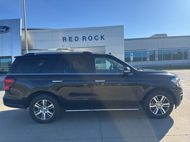Used 2023 Ford Expedition Limited image 2