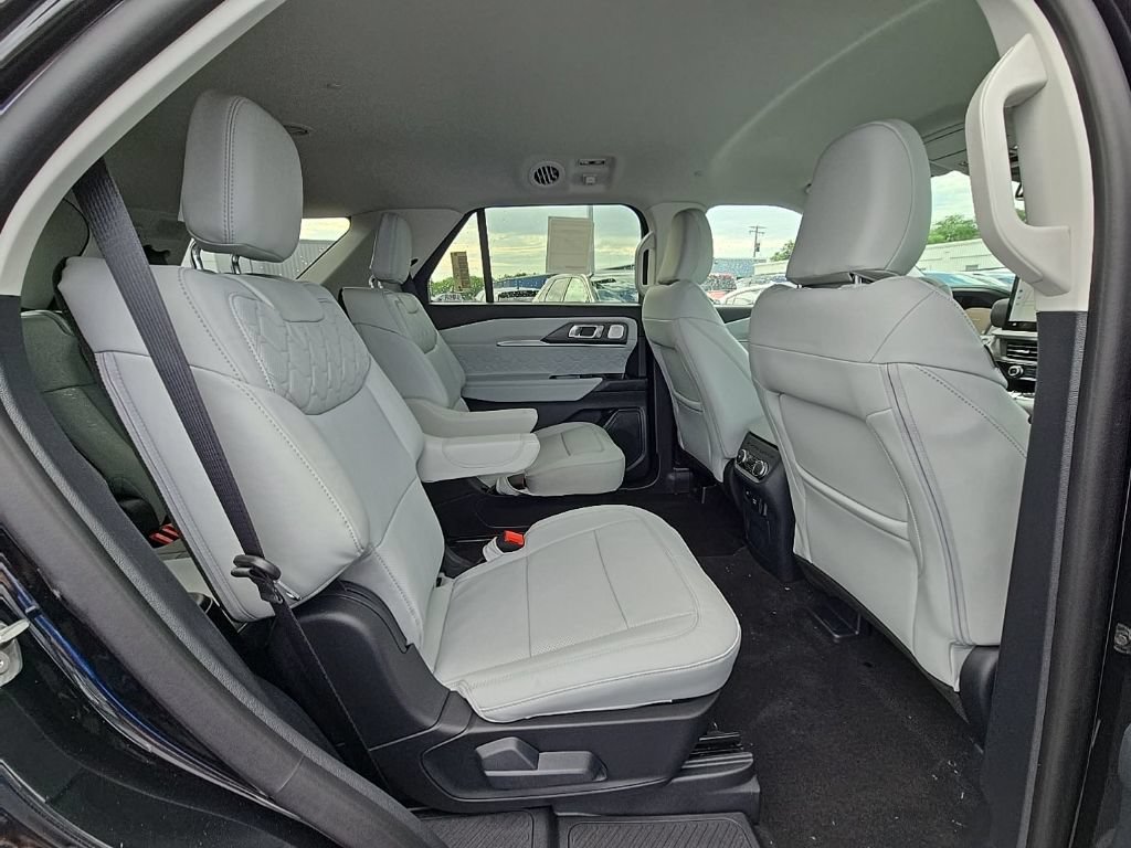 New 2026 Ford Explorer Platinum w/ LUX Leather Package AWD/4WD image 42