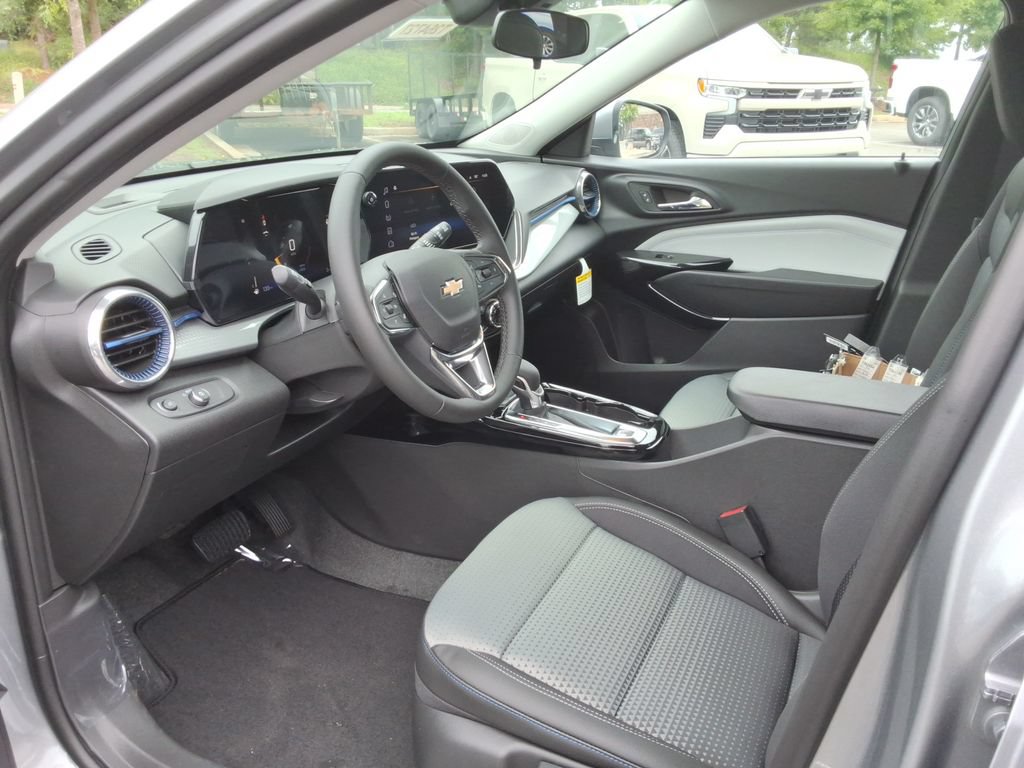 New 2026 Chevrolet Trax LT w/ Driver Confidence Package FWD image 20