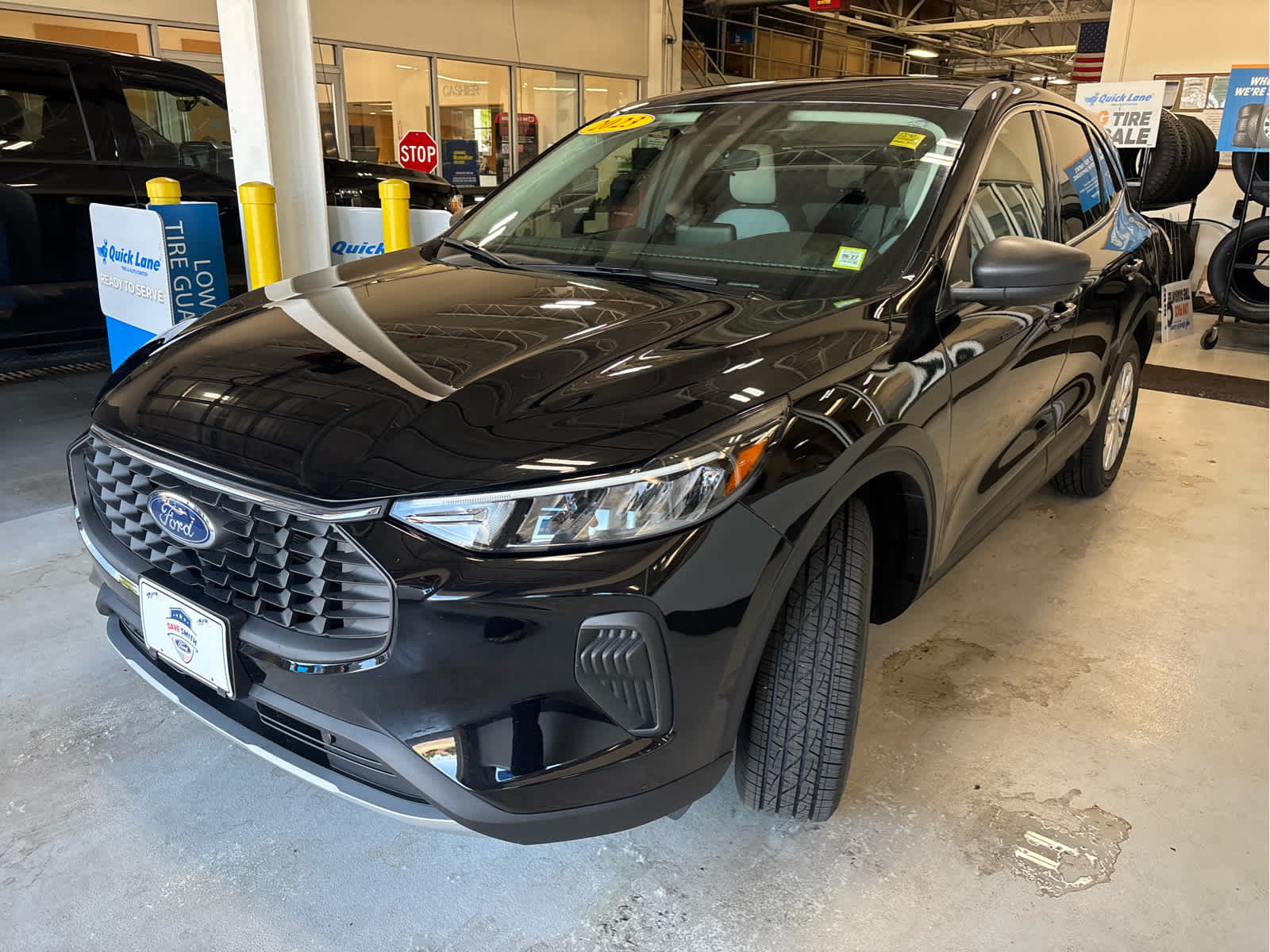 Certified 2023 Ford Escape Active AWD/4WD image 6