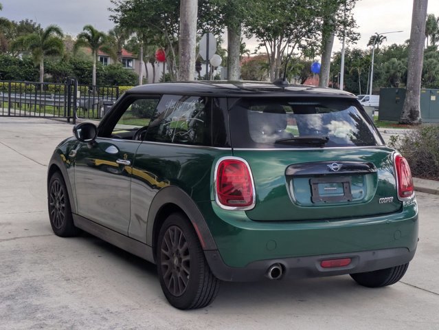 Used 2021 MINI Cooper 2-Door Hardtop w/ Driver Assistance Package FWD image 7