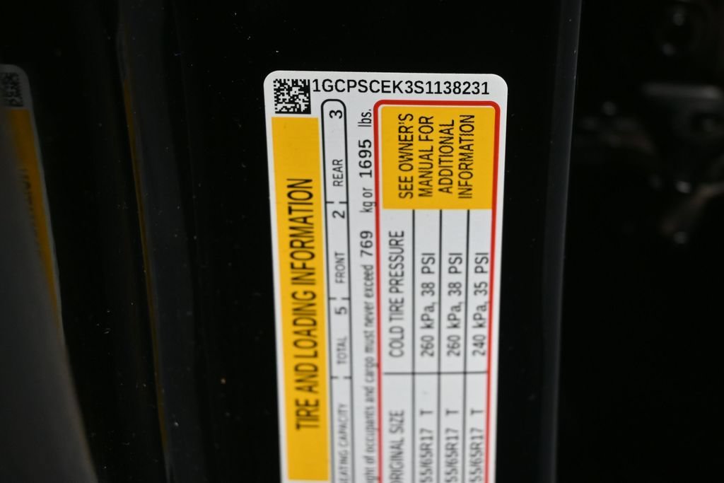 Used 2025 Chevrolet Colorado LT RWD image 9