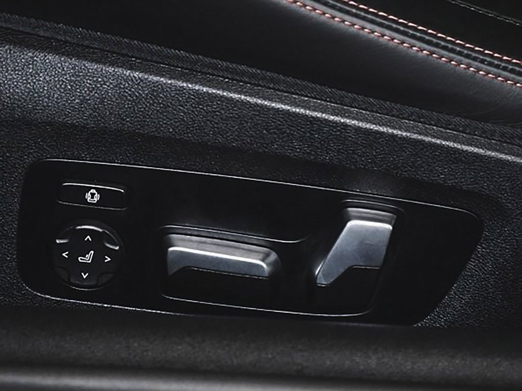 Used 2024 BMW M8 Competition image 28