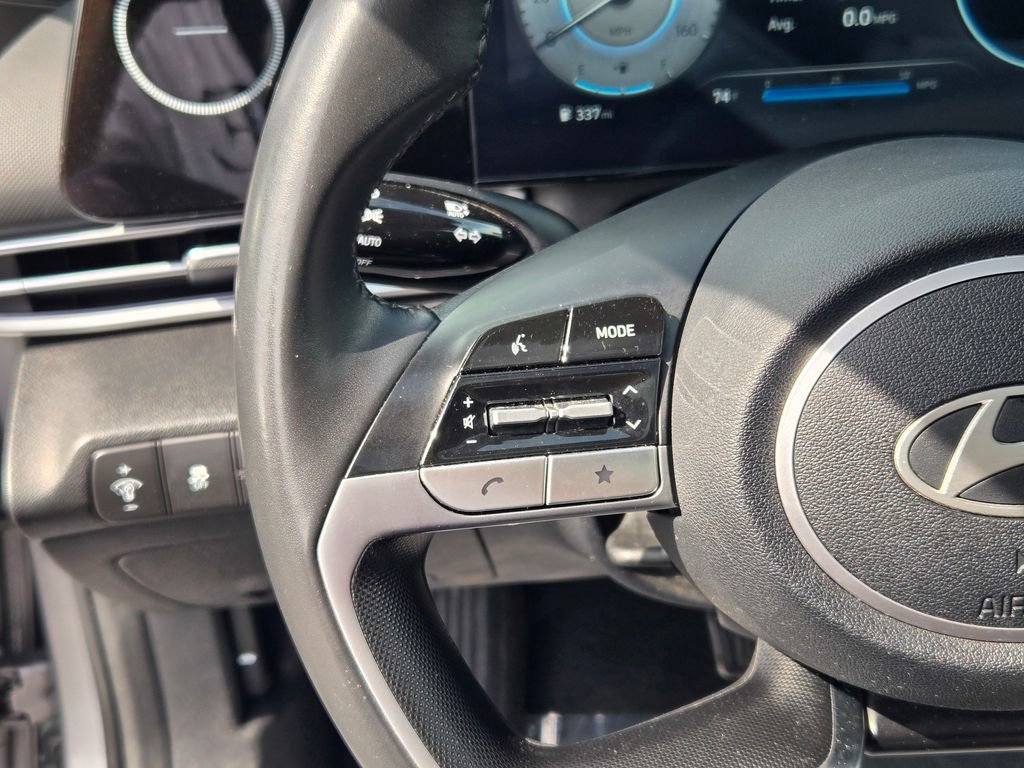 Certified 2024 Hyundai Elantra Limited FWD image 38
