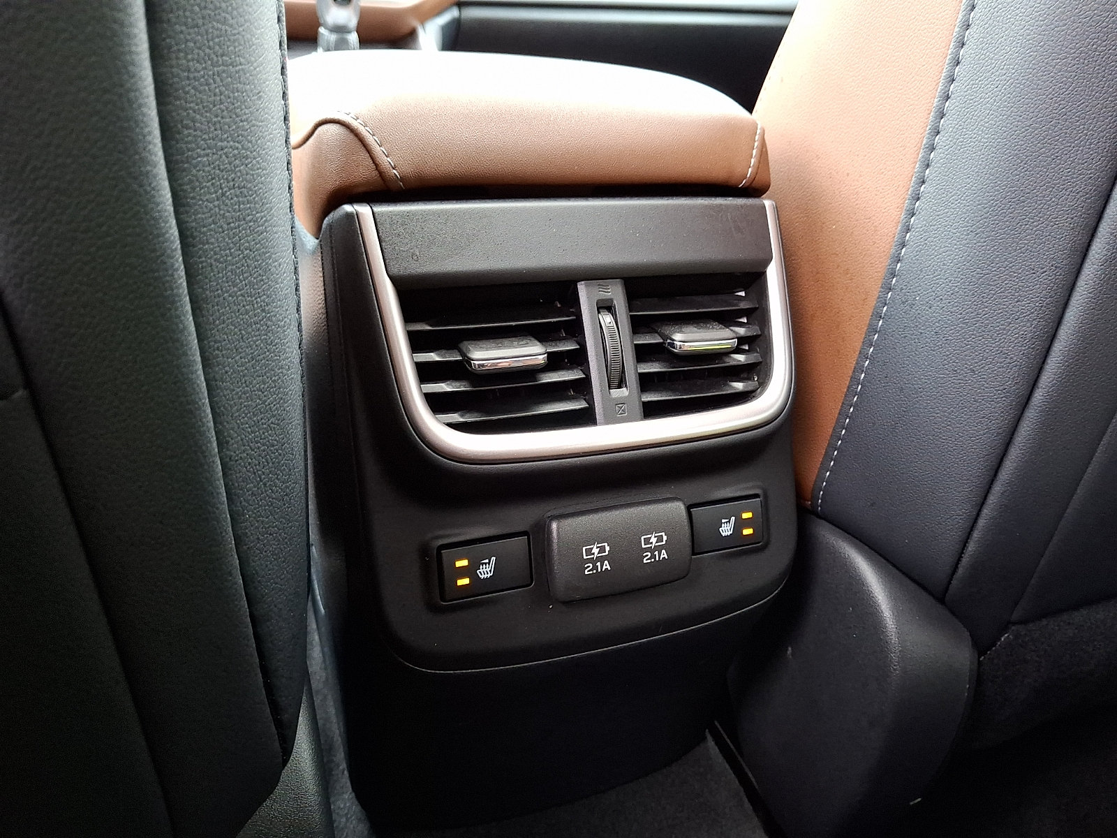 Used 2020 Subaru Outback Touring AWD/4WD image 12