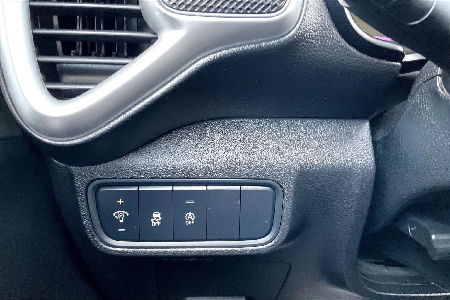 Used 2023 Kia Soul LX w/ LX Technology Package FWD image 33