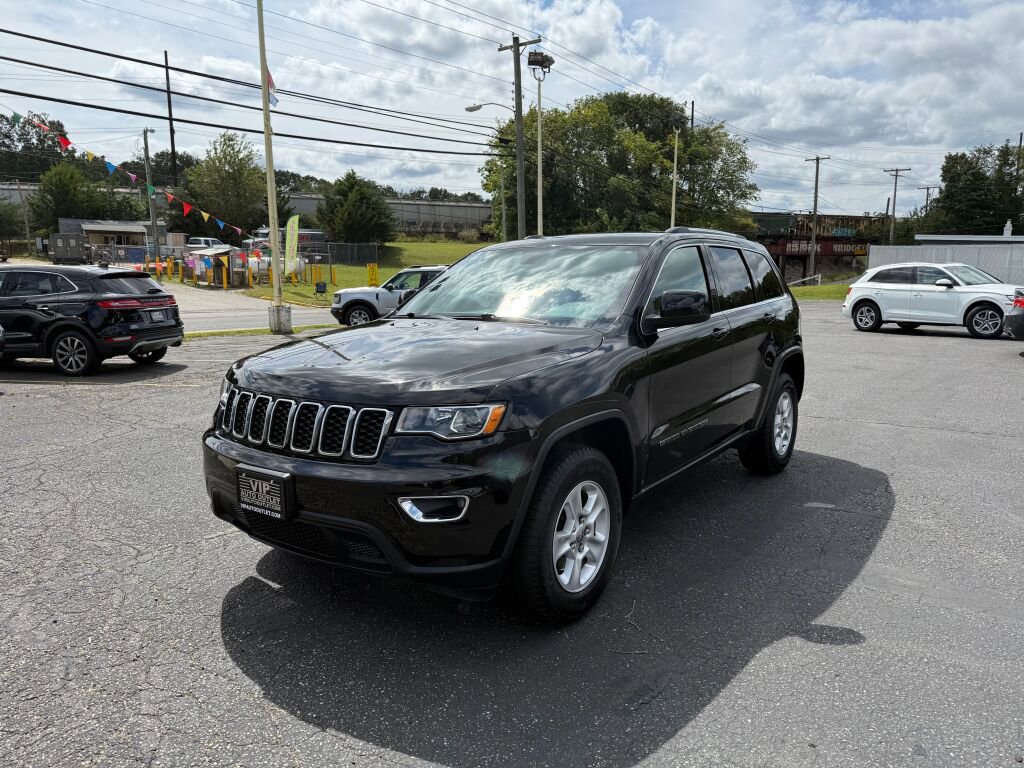 Used 2017 Jeep Grand Cherokee Laredo w/ Quick Order Package 23E image 3