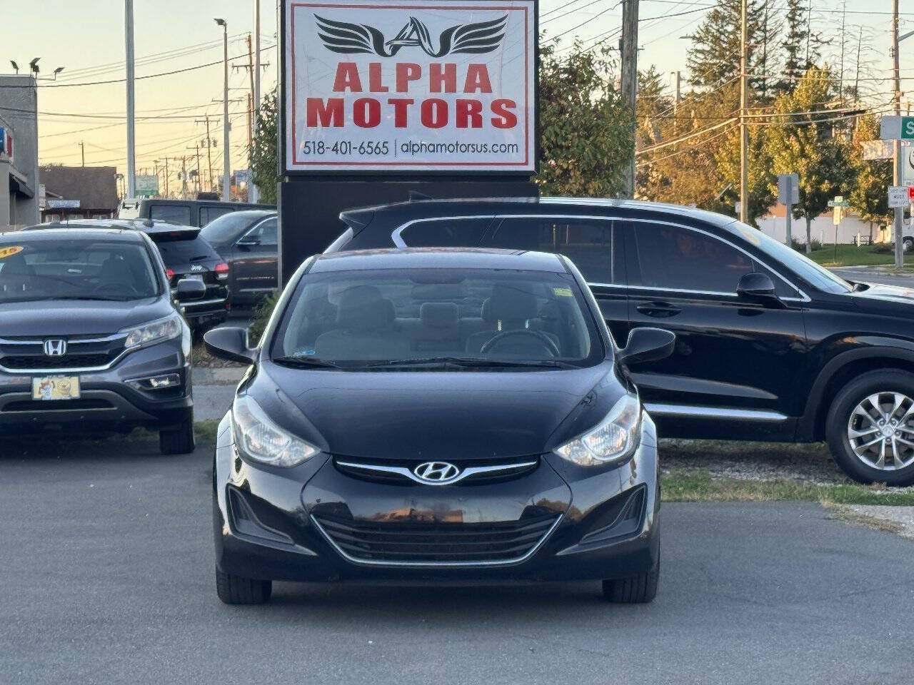 Used 2014 Hyundai Elantra SE FWD image 2