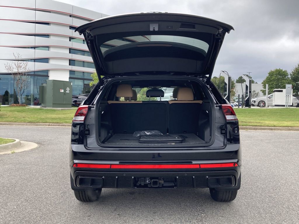 New 2026 Volkswagen Atlas Cross Sport SEL R-Line image 14