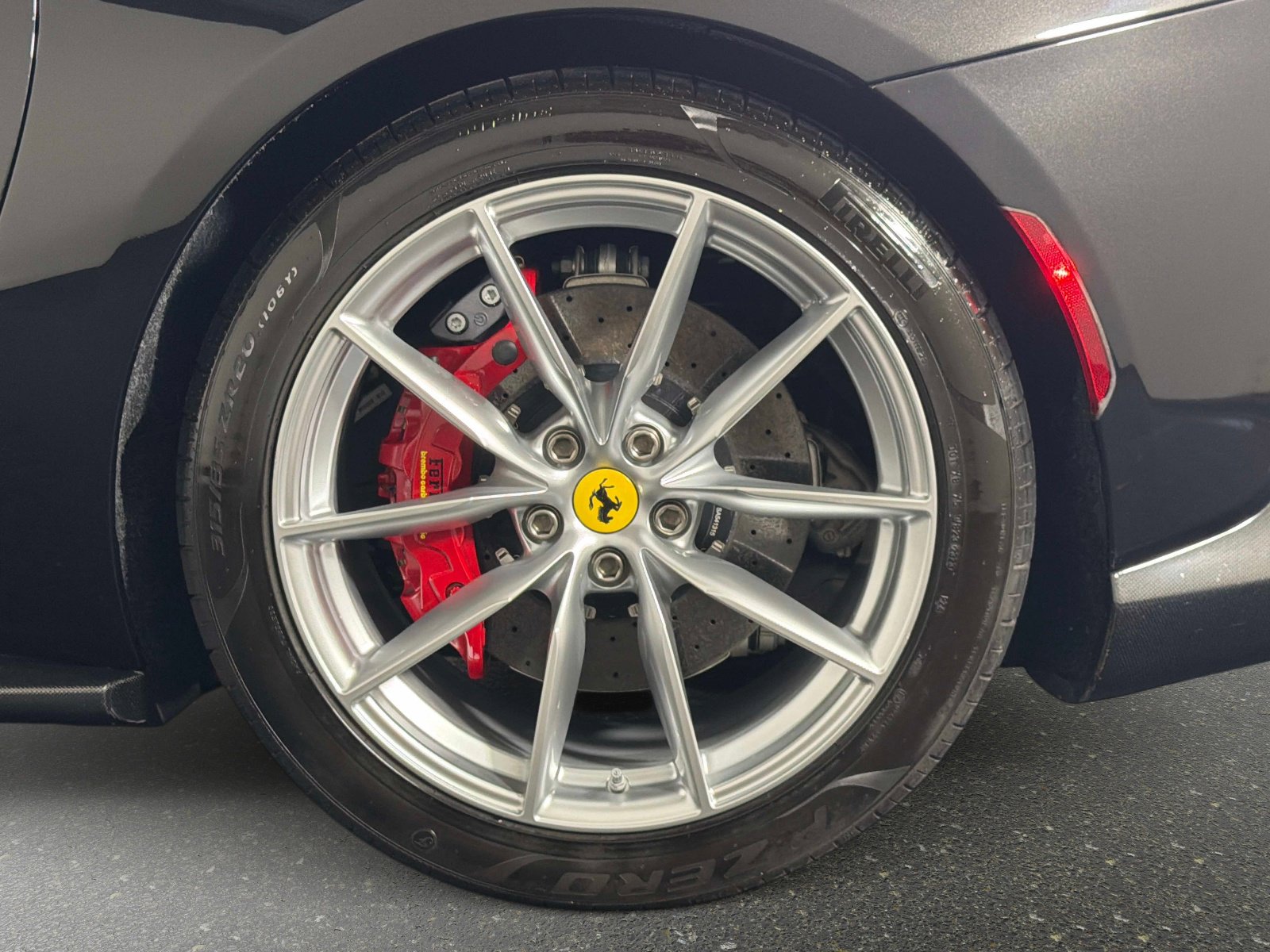 Used 2021 Ferrari 812 GTS RWD image 15