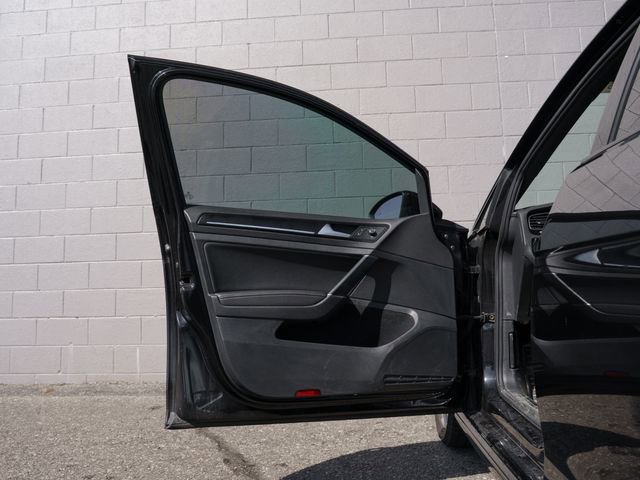 Used 2017 Volkswagen Golf R 4-Door image 14