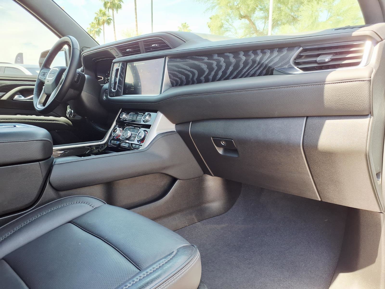 Used 2024 GMC Yukon Denali image 11