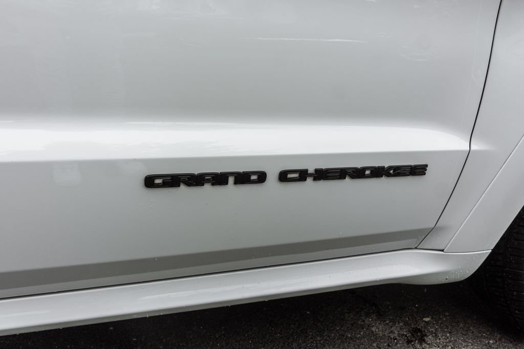 Used 2020 Jeep Grand Cherokee SRT w/ Trailer Tow Group IV AWD/4WD image 4