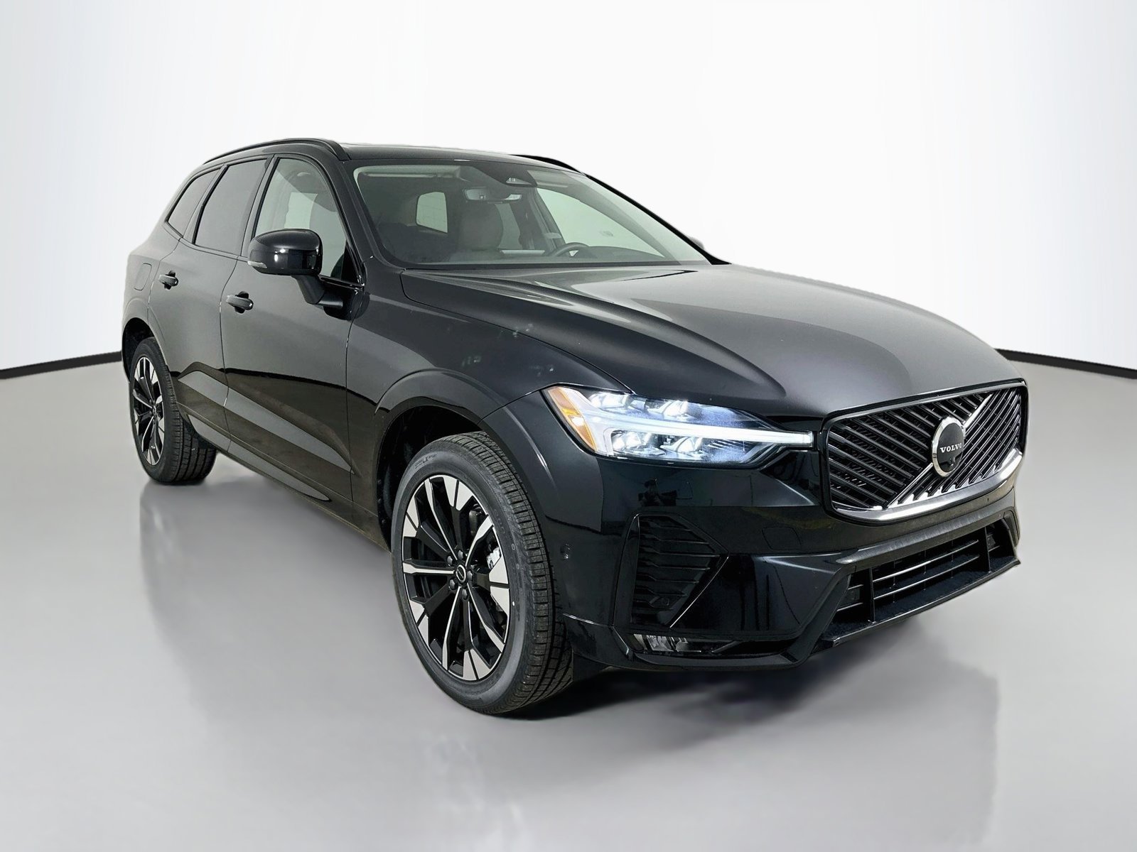 New 2026 Volvo XC60 B5 Plus w/ Protection Package Premier AWD/4WD image 3