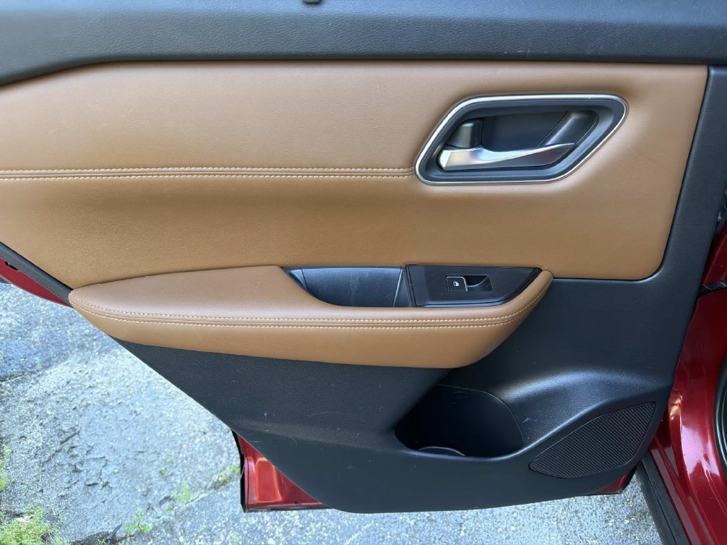 Used 2024 Nissan Rogue Platinum w/ Platinum Premium Package FWD image 14