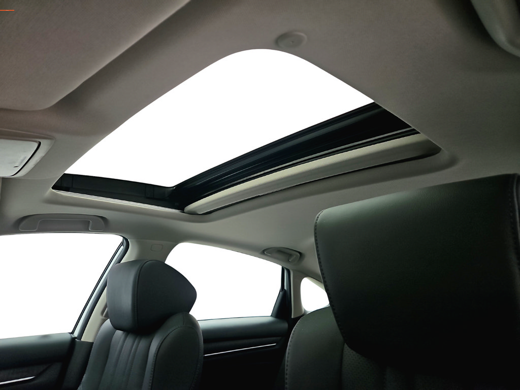Used 2021 Honda Accord EX-L image 11