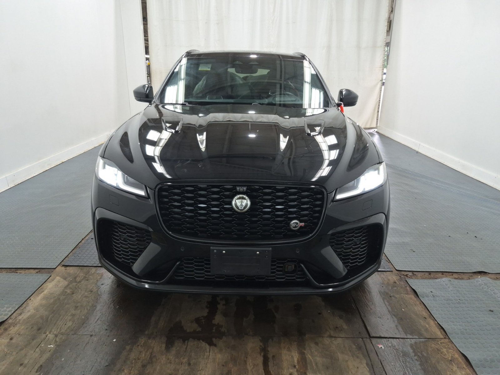 Used 2024 Jaguar F-PACE SVR AWD/4WD image 7