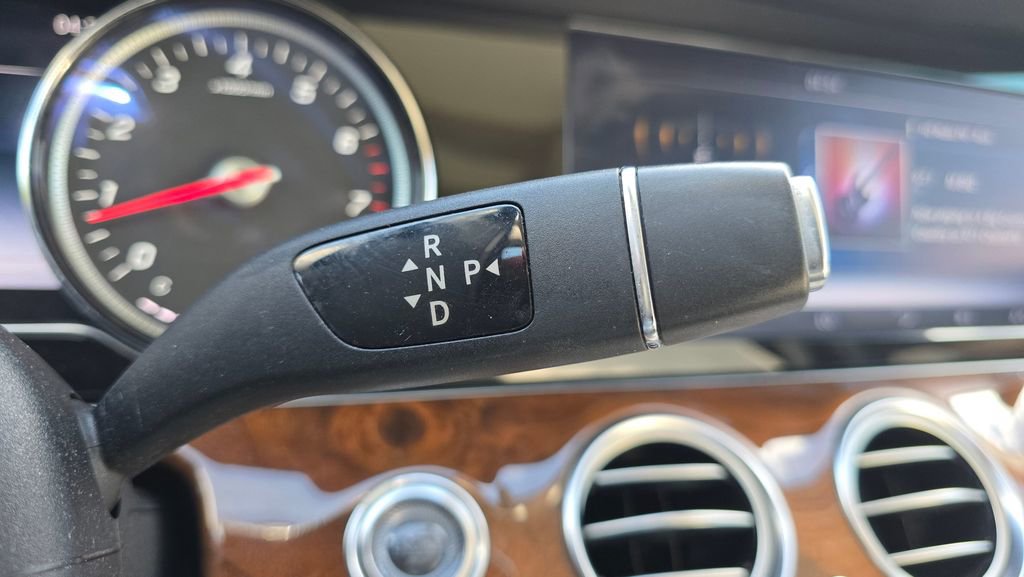 Used 2017 Mercedes-Benz E 300 4MATIC image 74