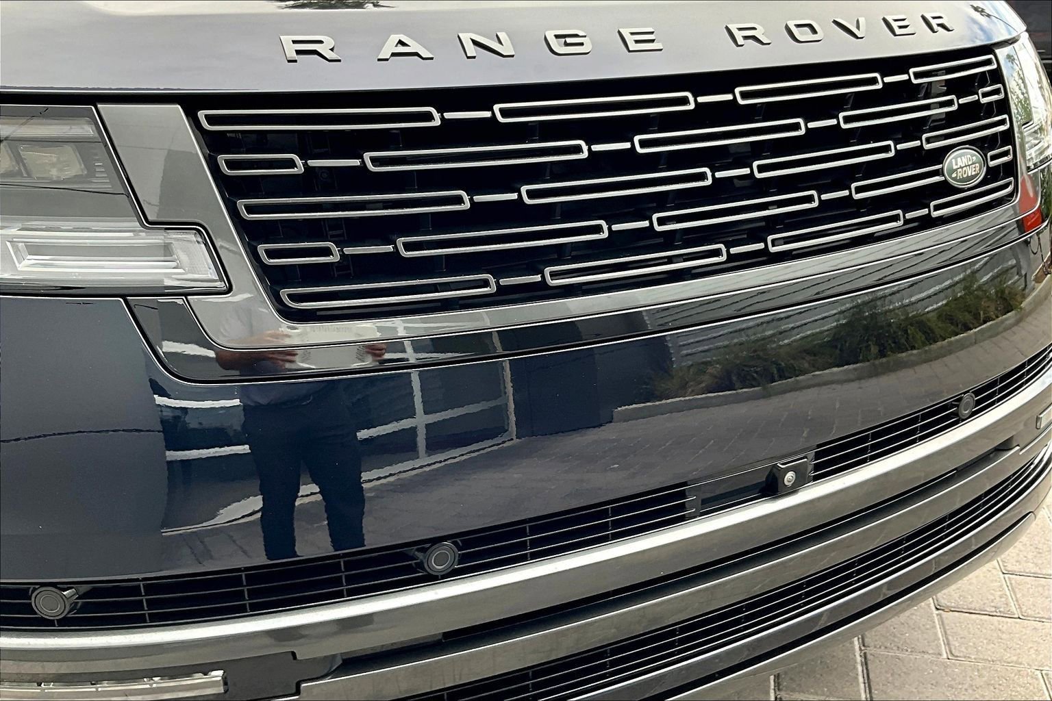 Certified 2025 Land Rover Range Rover SE AWD/4WD image 29