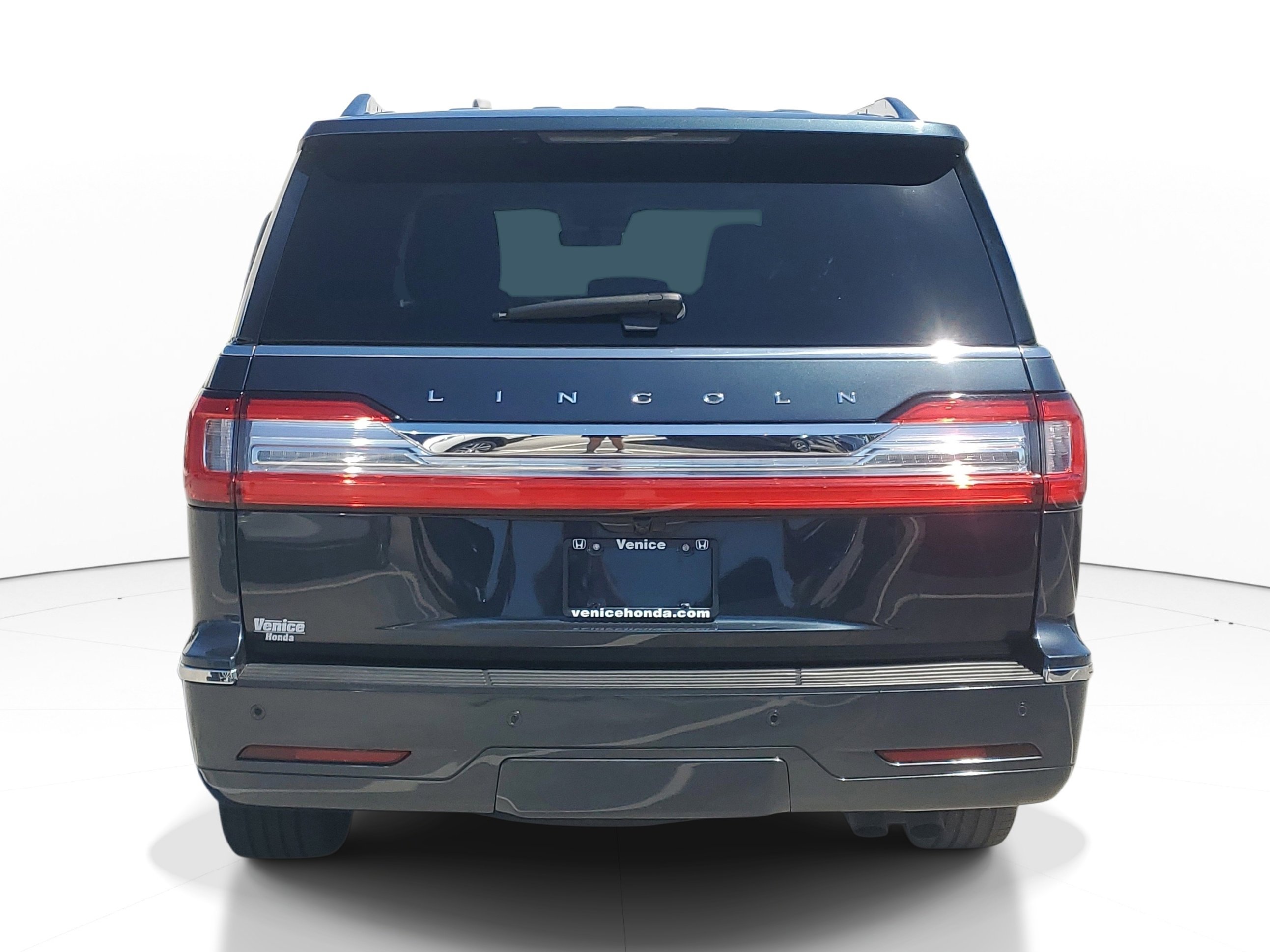 Used 2021 Lincoln Navigator Reserve w/ Luxury Package AWD/4WD image 5