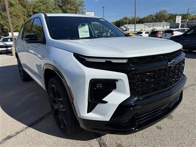 New 2026 Chevrolet Traverse RS w/ LPO, Floor Liner Package image 9