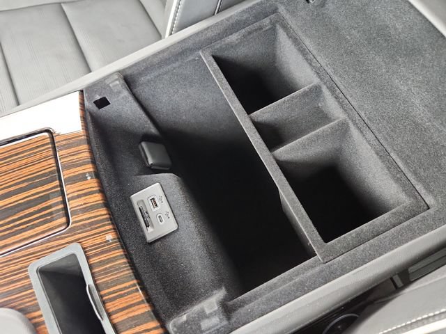 Certified 2024 Cadillac Escalade ESV Premium Luxury AWD/4WD image 19