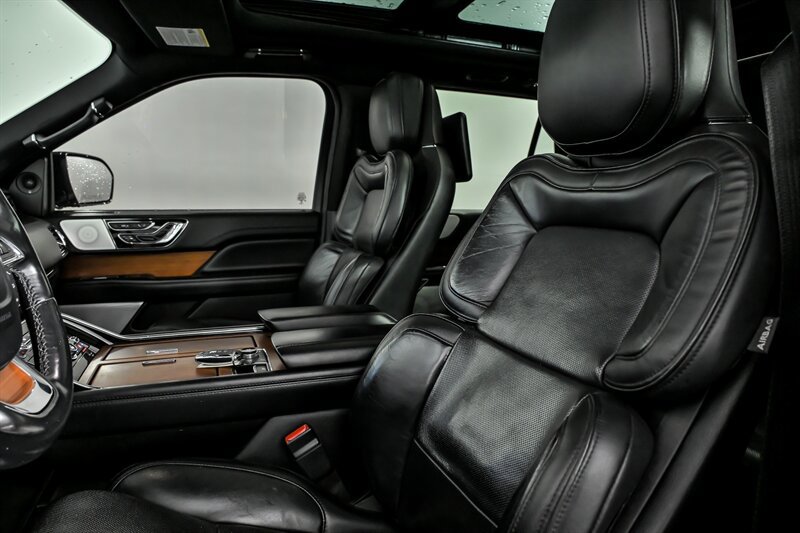 Used 2018 Lincoln Navigator L Reserve w/ Technology Package AWD/4WD image 17