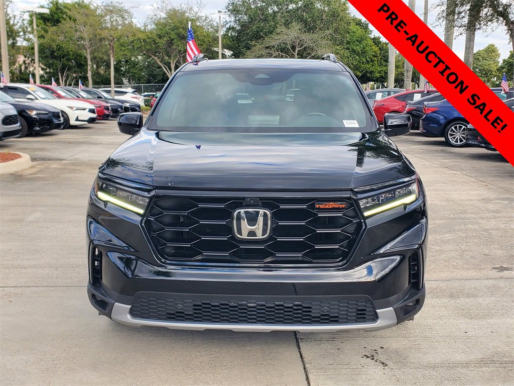 Used 2023 Honda Pilot TrailSport image 2