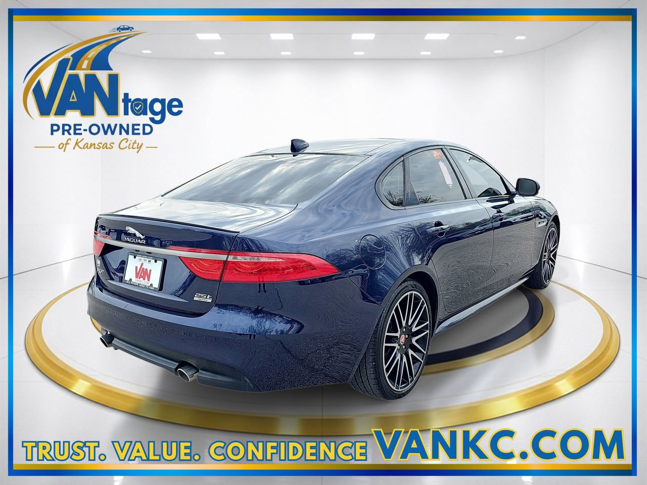 Used 2018 Jaguar XF R-Sport image 6